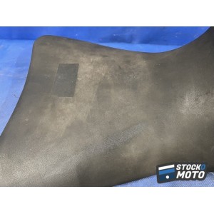 Selle pilote BUELL 1125 CR de 2009 à 2010 M0090-02A8.
 