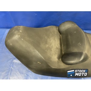 Selle scooter biplace SUZUKI 650 Burgman Executive de 2007.
 