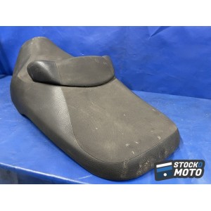 Selle scooter biplace SUZUKI 650 Burgman Executive de 2007.
 