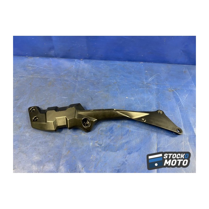 Protection moteur gauche 