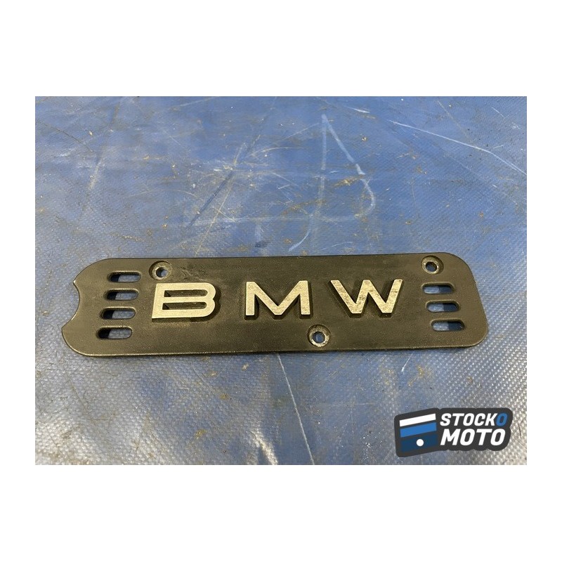 Plaque BMW sur moteur 