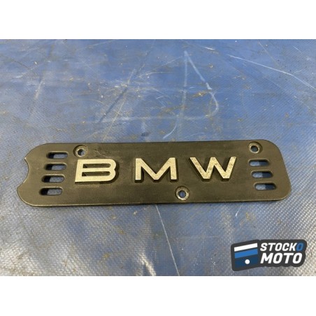 Plaque BMW sur moteur 