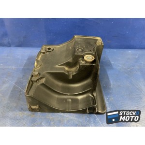 Plastique sur moteur n°2 
