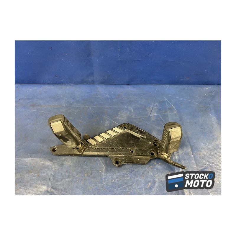 Platine repose pied droite 