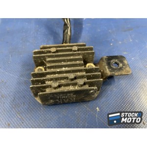 Regulateur de tension 