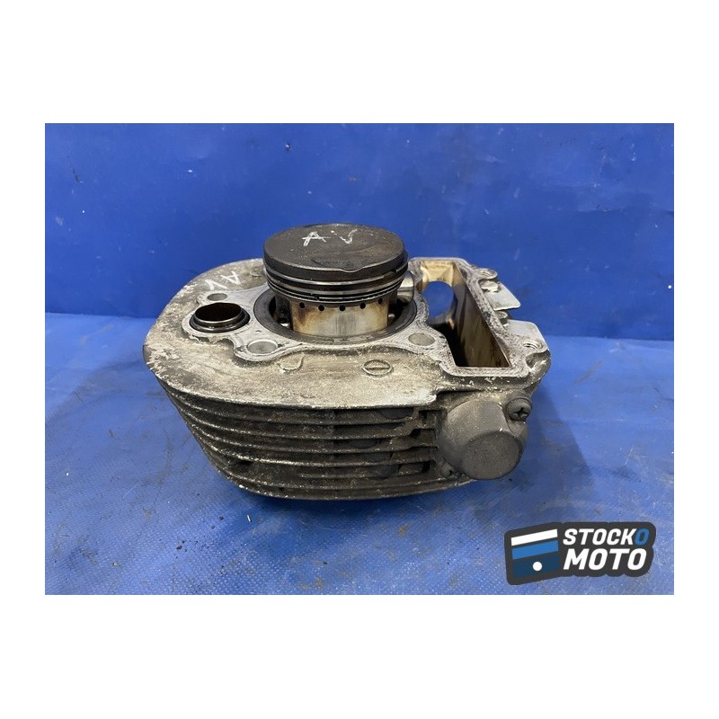 Cylindre piston avant 