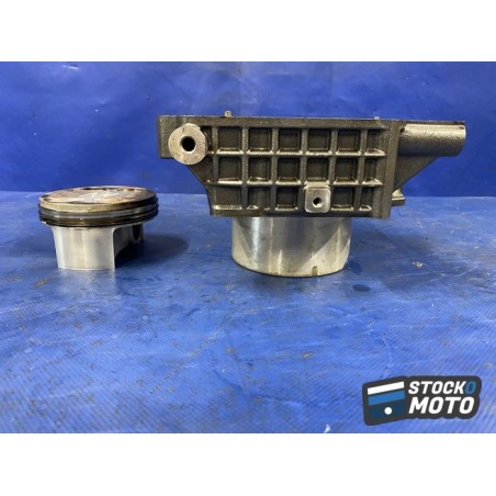 Cylindre piston avant 