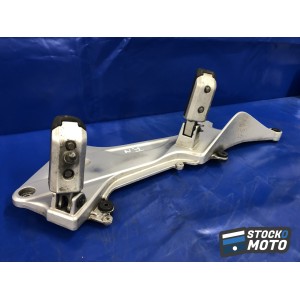 Platine repose pied gauche n°1 HONDA 1300 PAN EUROPEAN de 2002 à 2007. 