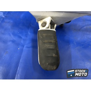 Platine repose pied gauche n°2 HONDA 1300 PAN EUROPEAN de 2002 à 2007. 