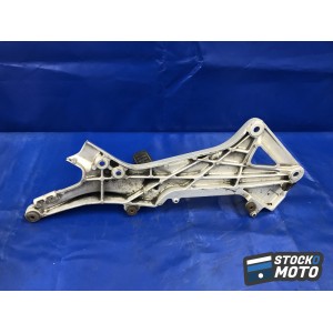 Platine repose pied gauche n°2 HONDA 1300 PAN EUROPEAN de 2002 à 2007. 